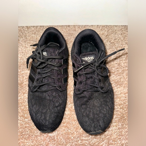 Adidas Cloudfoam black sneakers size 7 women’s excellent condition! - Picture 1 of 6
